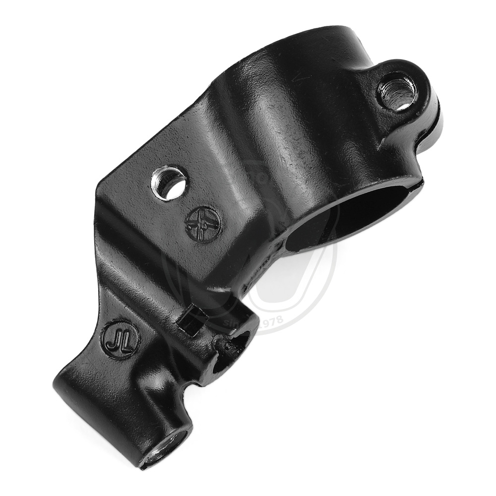 0WJ2395_zzvc4133 three.jpg